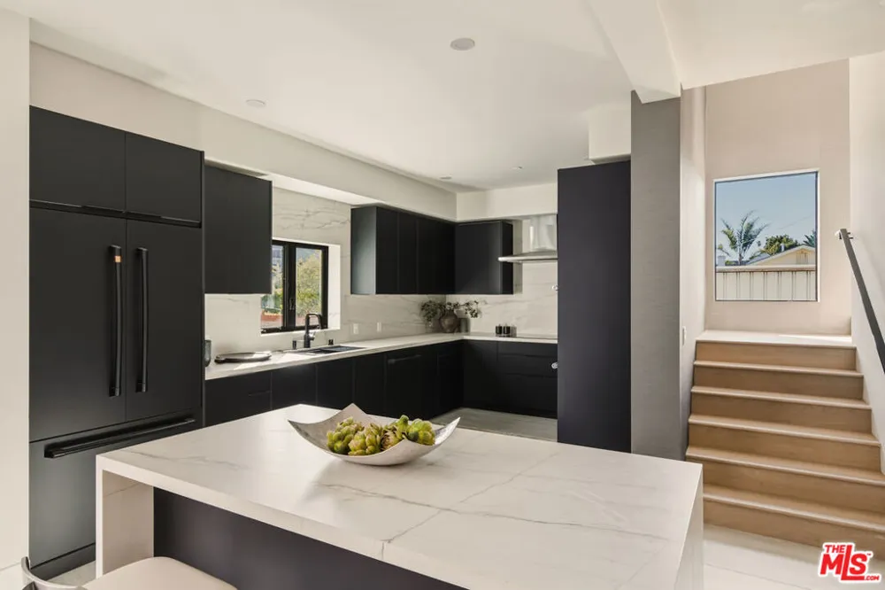 11967 Mayfield Ave #108 Los Angeles, CA 90049