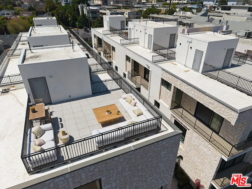 11967 Mayfield Ave #108 Los Angeles, CA 90049