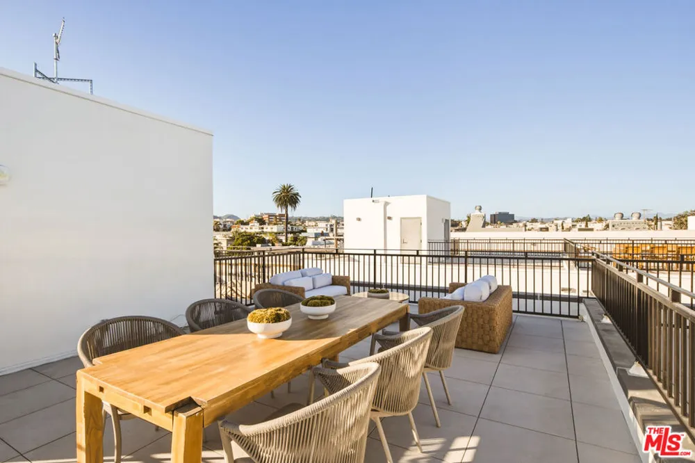 11967 Mayfield Ave #108 Los Angeles, CA 90049