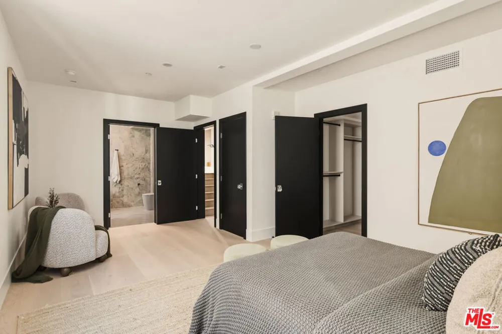 11967 Mayfield Ave #108 Los Angeles, CA 90049