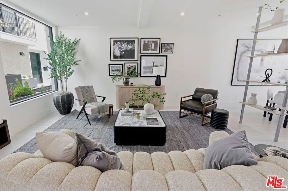 11967 Mayfield Ave #108 Los Angeles, CA 90049