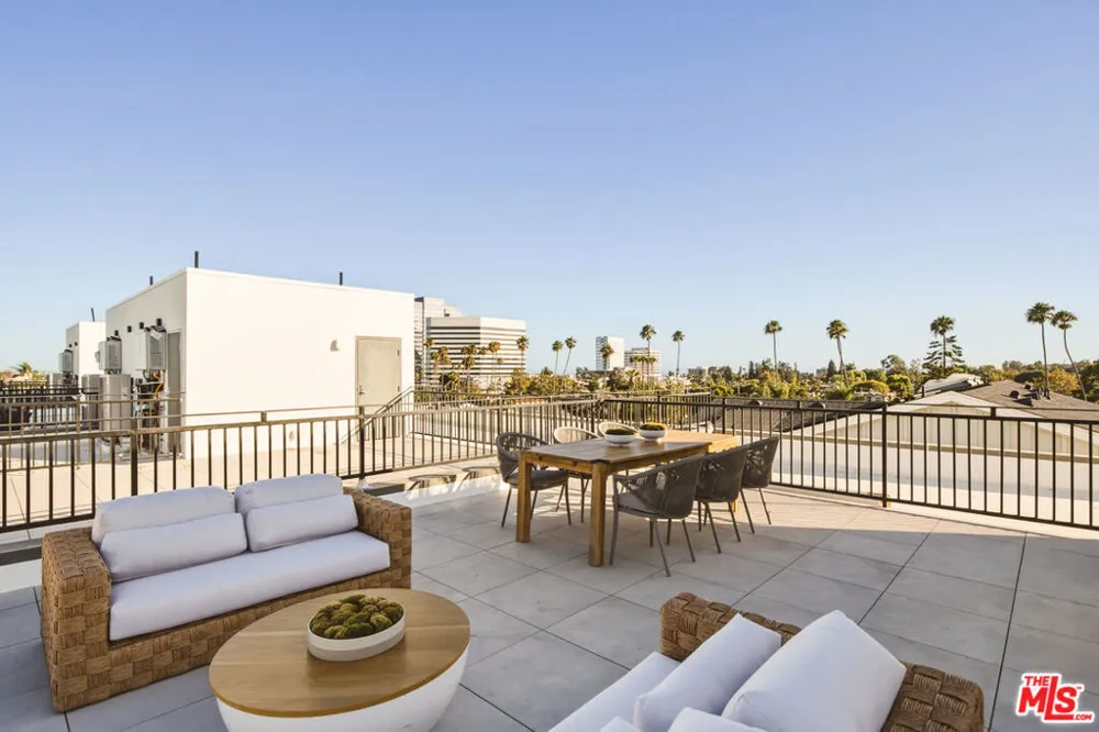 11967 Mayfield Ave #108 Los Angeles, CA 90049