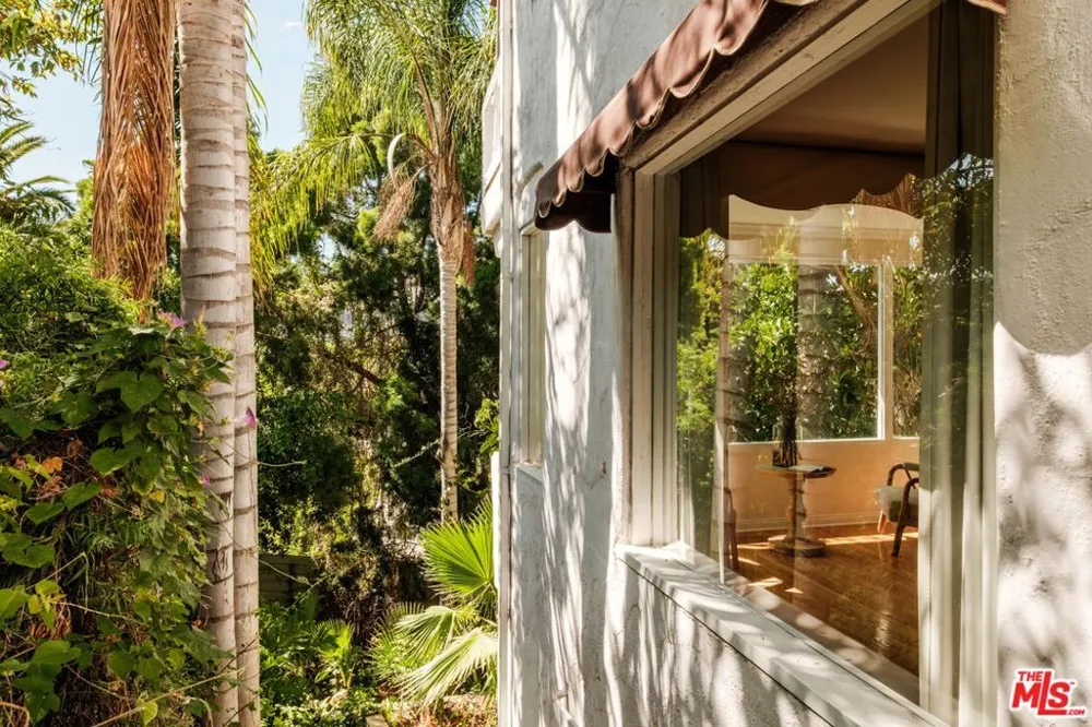 6750 Wedgewood Place Los Angeles, CA 90068