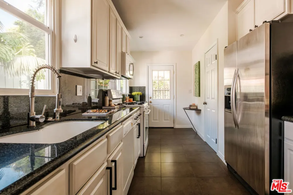 6750 Wedgewood Place Los Angeles, CA 90068