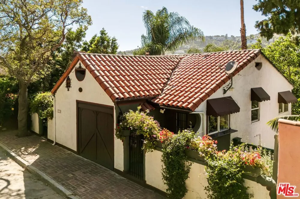 6750 Wedgewood Place Los Angeles, CA 90068