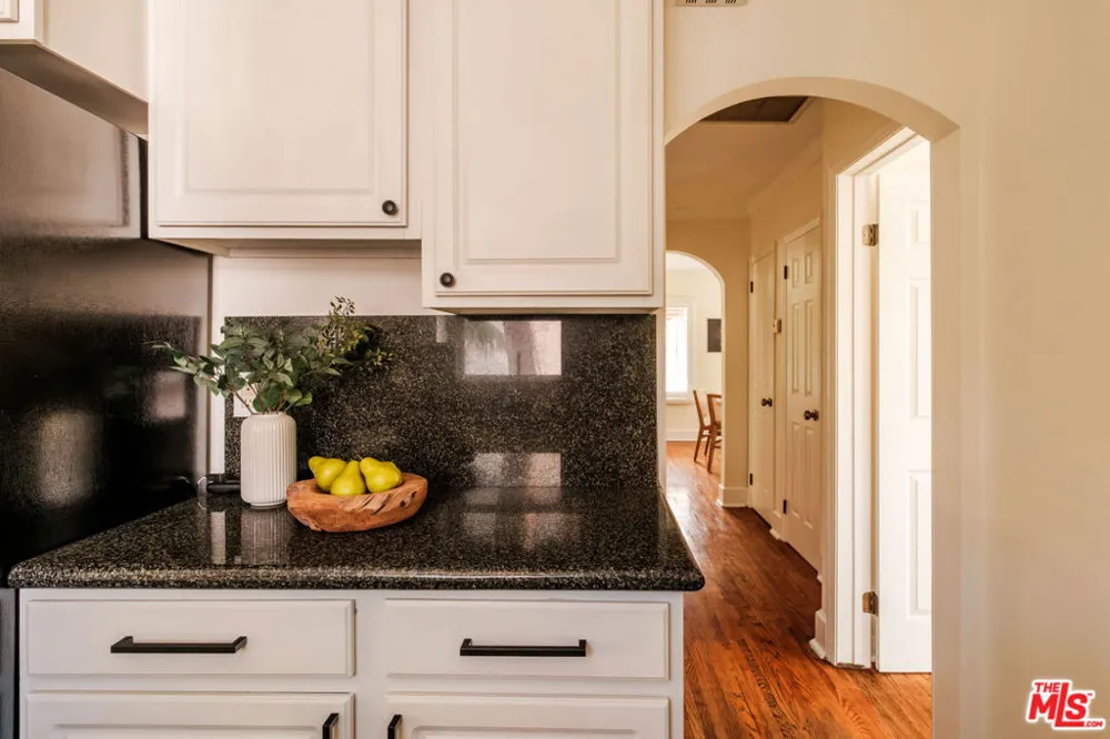 6750 Wedgewood Place Los Angeles, CA 90068