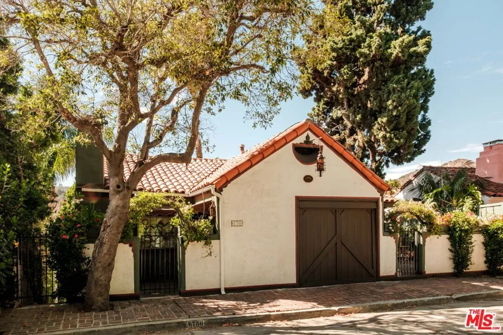6750 Wedgewood Place Los Angeles, CA 90068