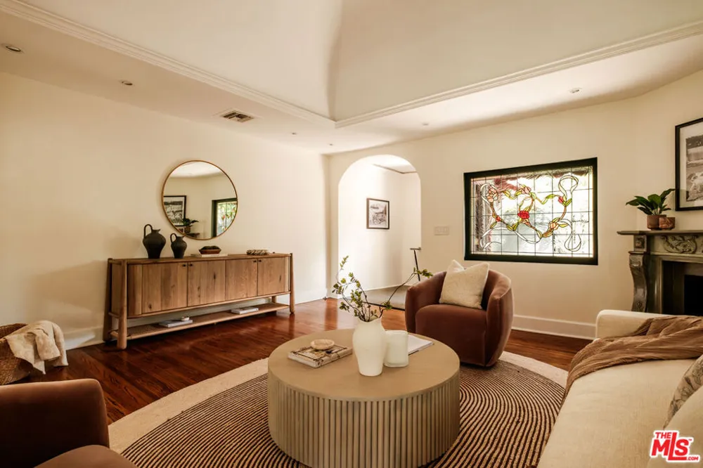6750 Wedgewood Place Los Angeles, CA 90068