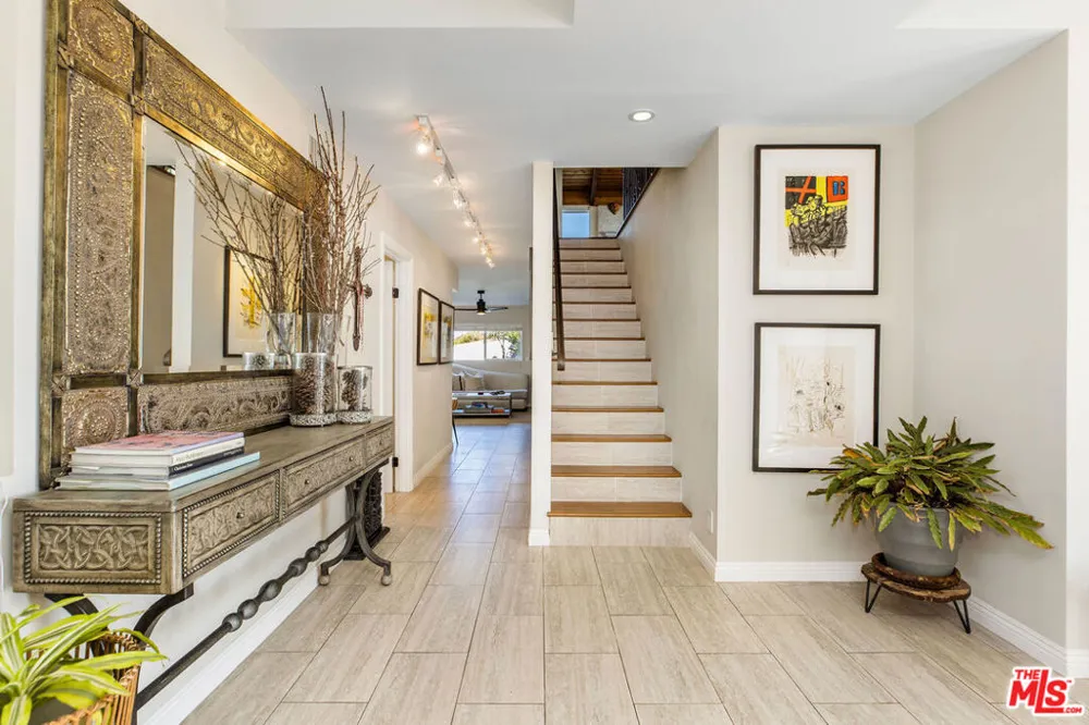2119 Rockview Terrace Topanga, CA 90290