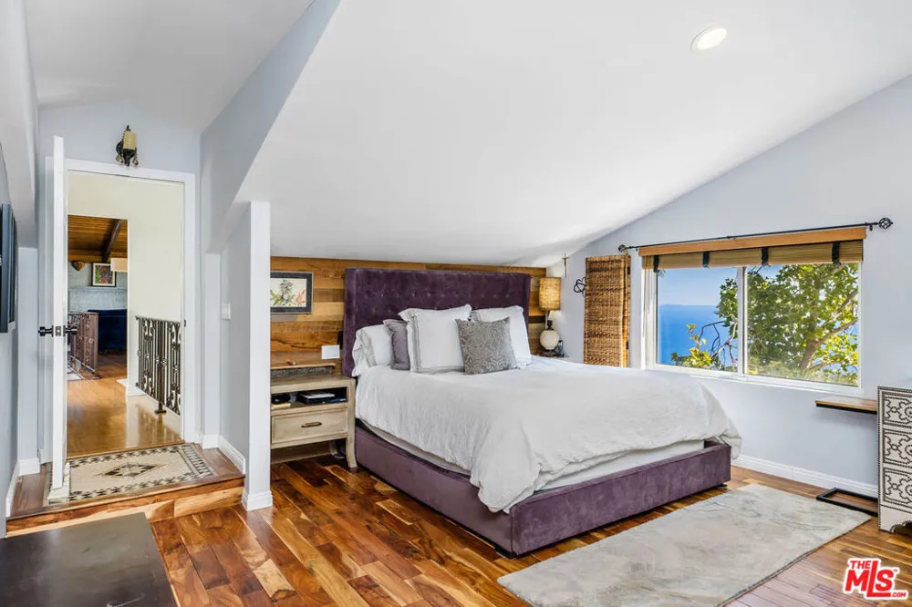 2119 Rockview Terrace Topanga, CA 90290