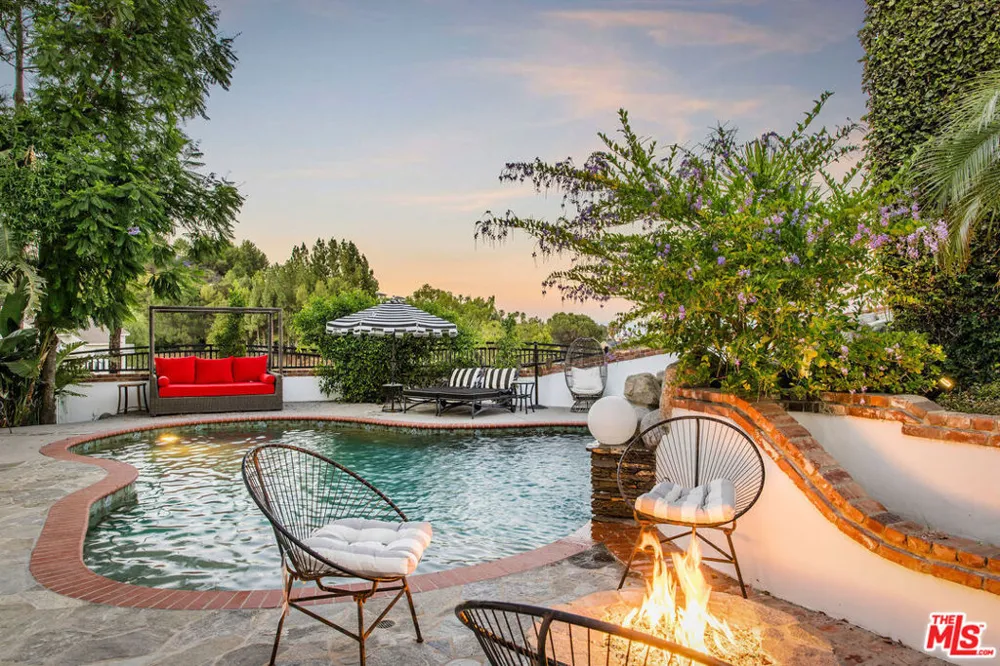 2119 Rockview Terrace Topanga, CA 90290