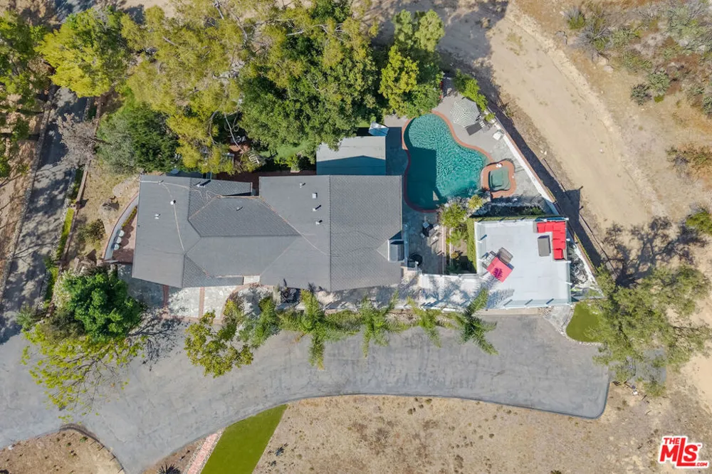 2119 Rockview Terrace Topanga, CA 90290
