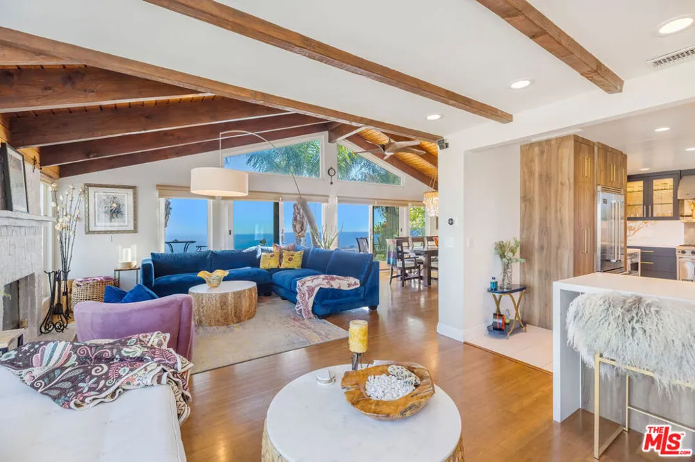 2119 Rockview Terrace Topanga, CA 90290