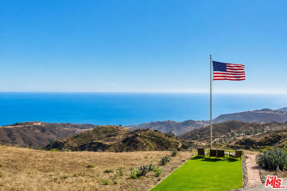 2119 Rockview Terrace Topanga, CA 90290
