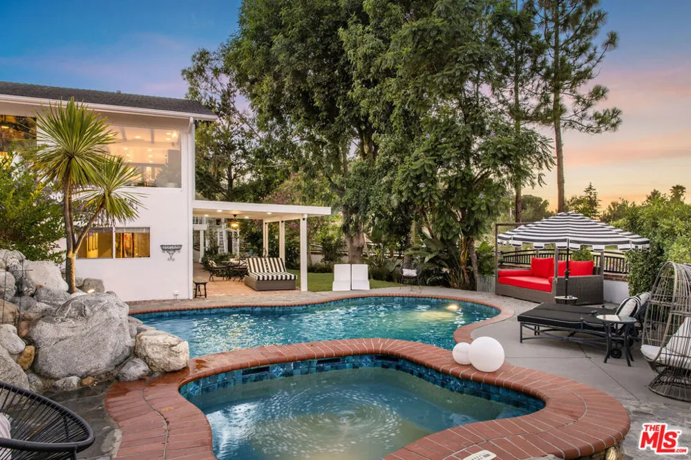2119 Rockview Terrace Topanga, CA 90290