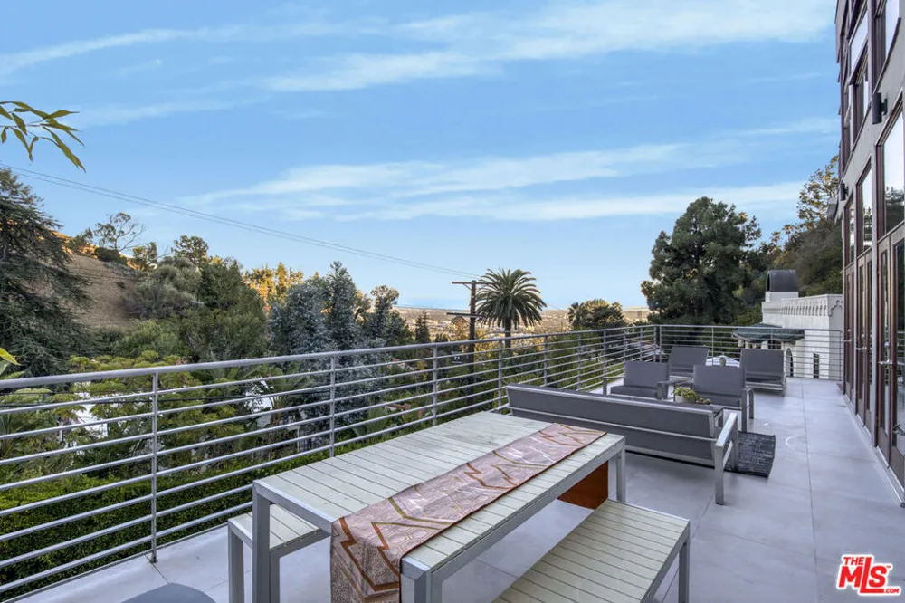 1929 Curson Place Los Angeles, CA 90046