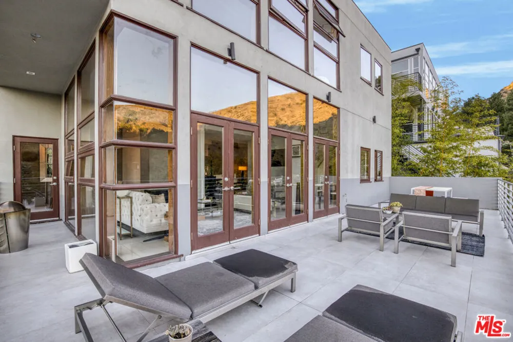 1929 Curson Place Los Angeles, CA 90046