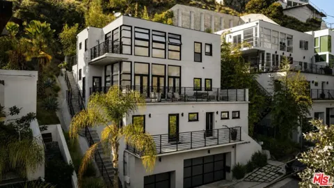 1929 Curson Place