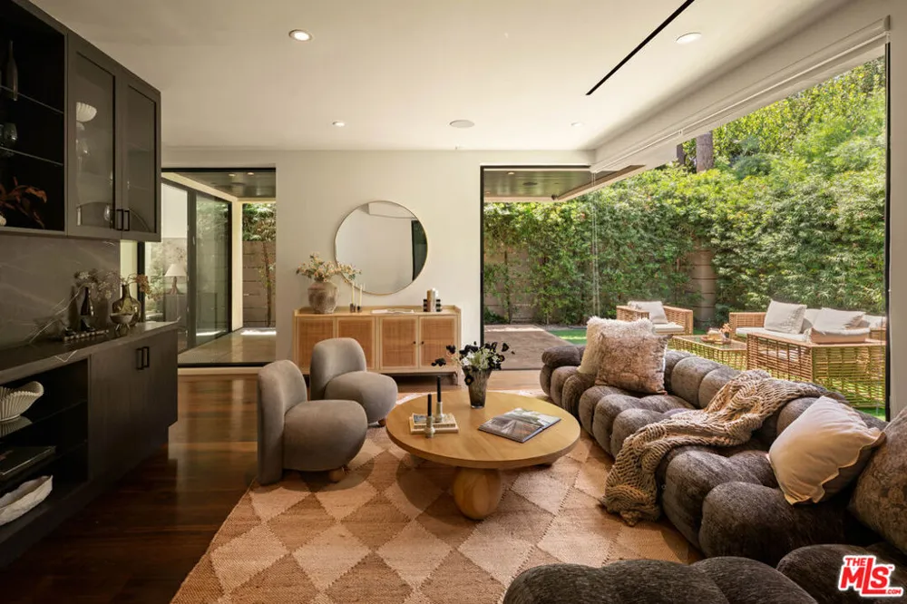 527 Norwich Drive West Hollywood, CA 90048