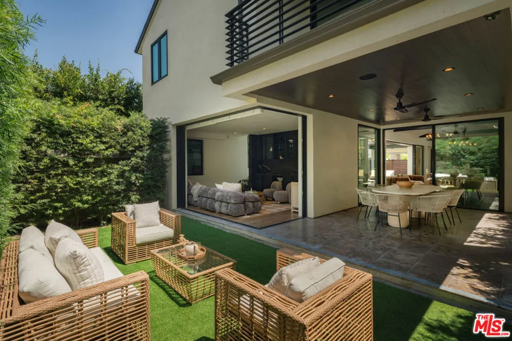 527 Norwich Drive West Hollywood, CA 90048