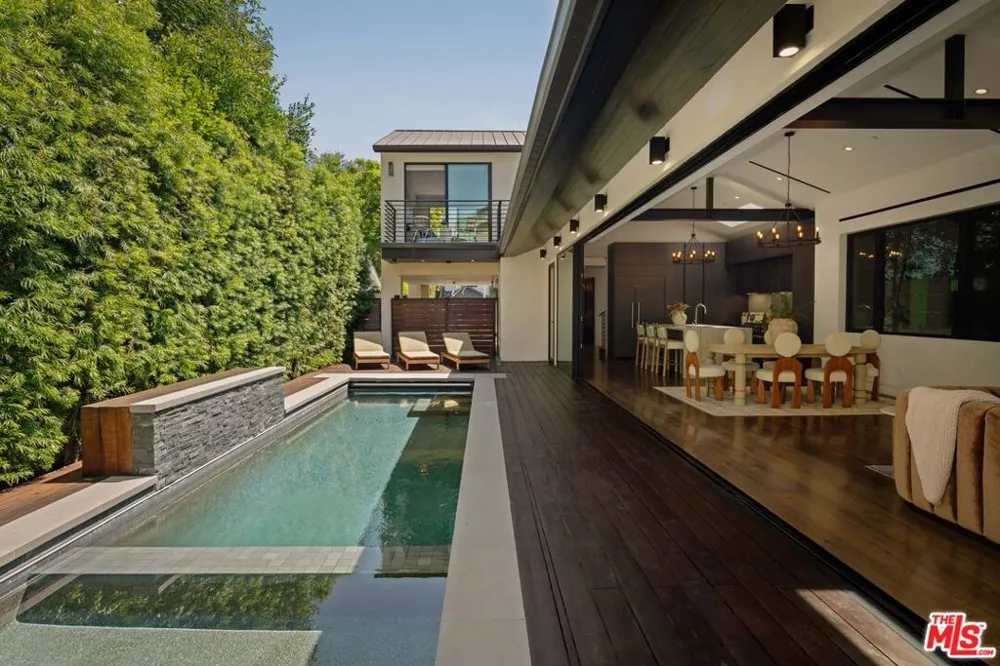 527 Norwich Drive West Hollywood, CA 90048