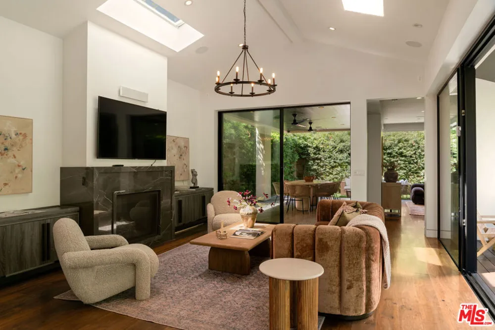 527 Norwich Drive West Hollywood, CA 90048