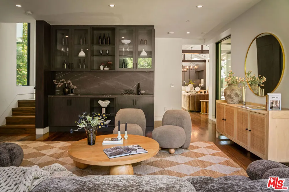 527 Norwich Drive West Hollywood, CA 90048
