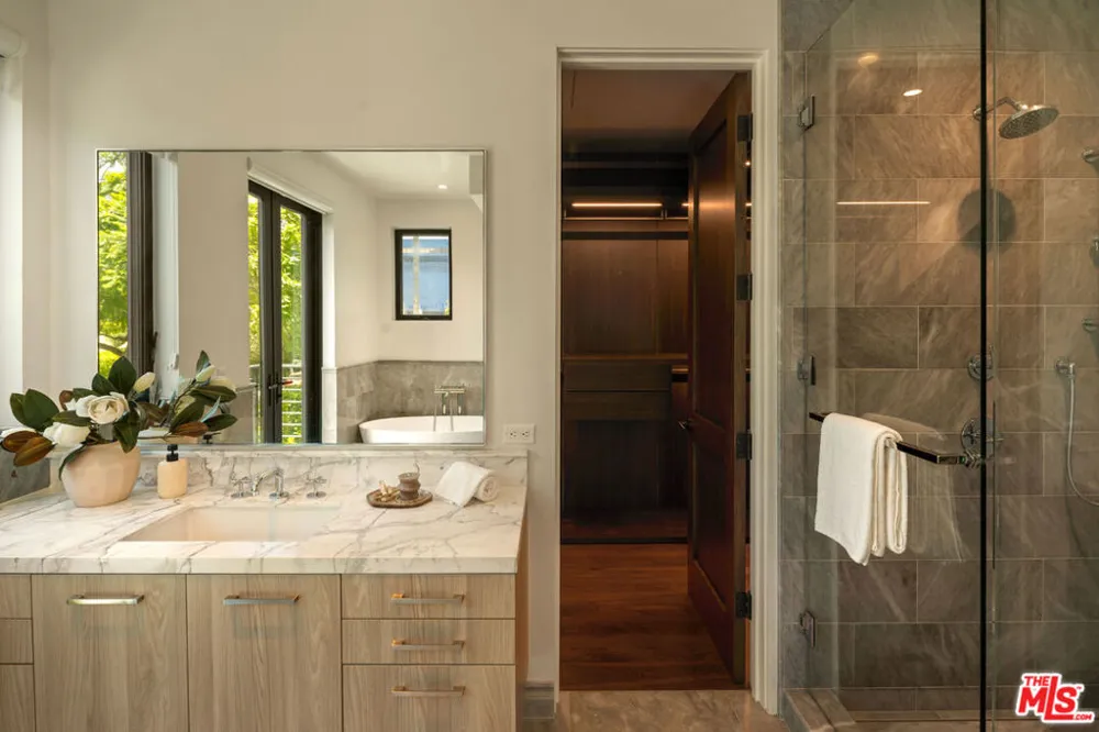 527 Norwich Drive West Hollywood, CA 90048