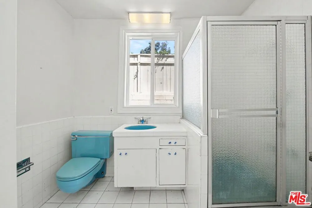 108 Thurston Avenue Los Angeles, CA 90049