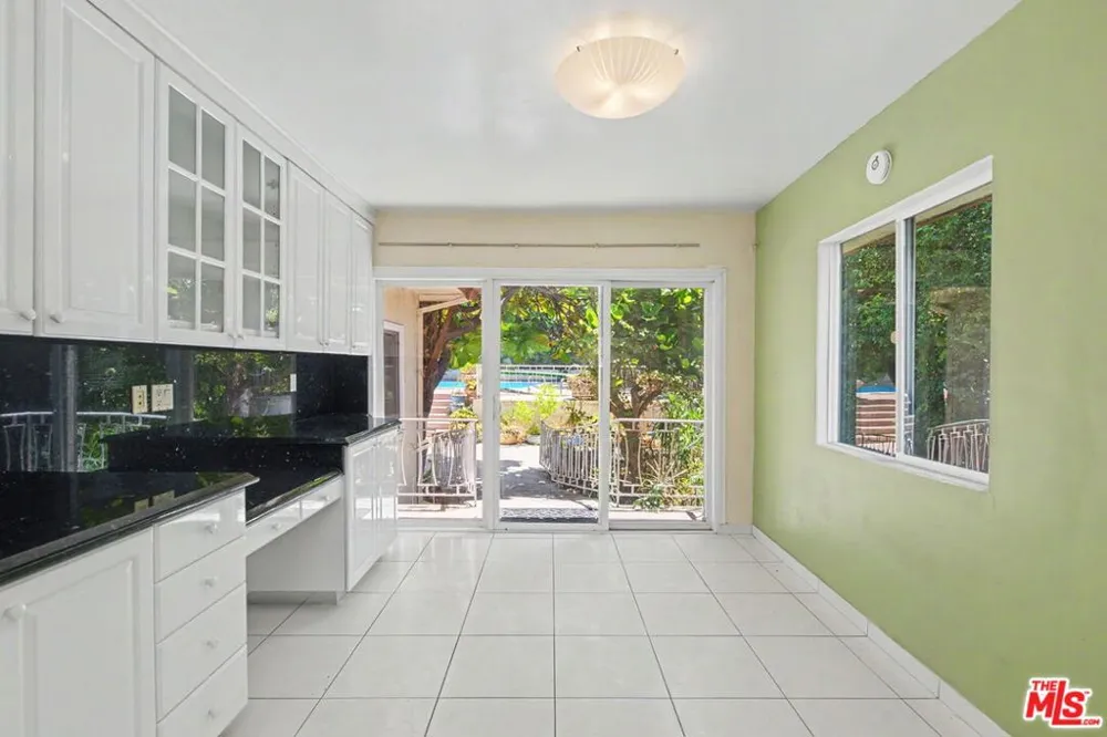 108 Thurston Avenue Los Angeles, CA 90049