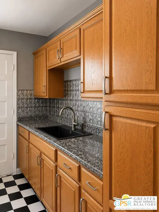 5634 Clemson Street Los Angeles, CA 90016