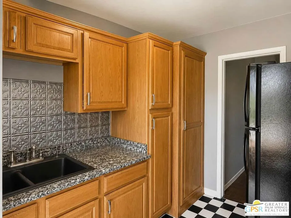 5634 Clemson Street Los Angeles, CA 90016