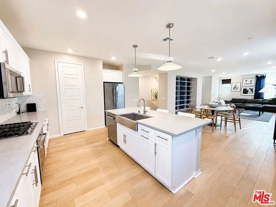 751 Daniel Freeman Circle Inglewood, CA 90301