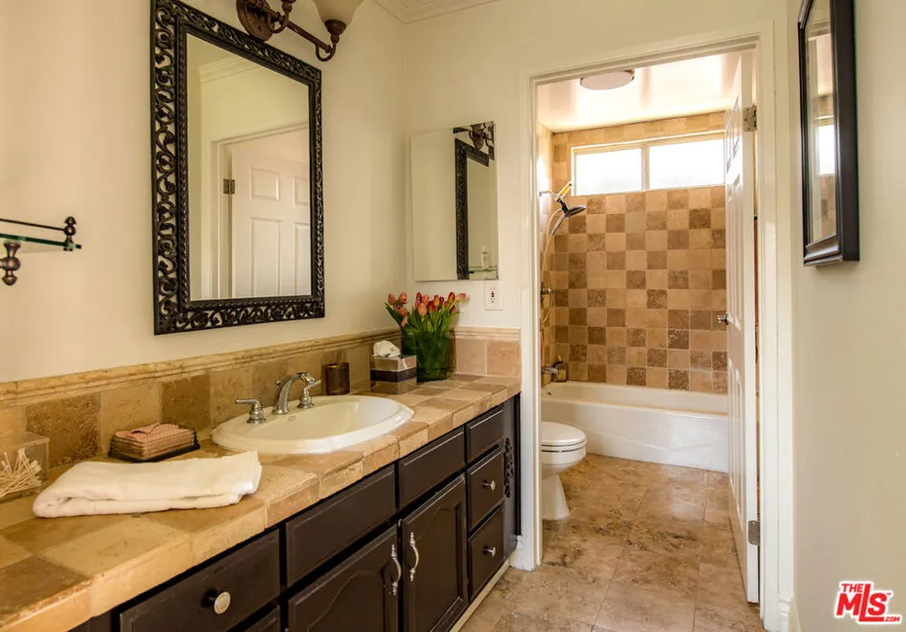 1865 Talmadge Street Los Angeles, CA 90027