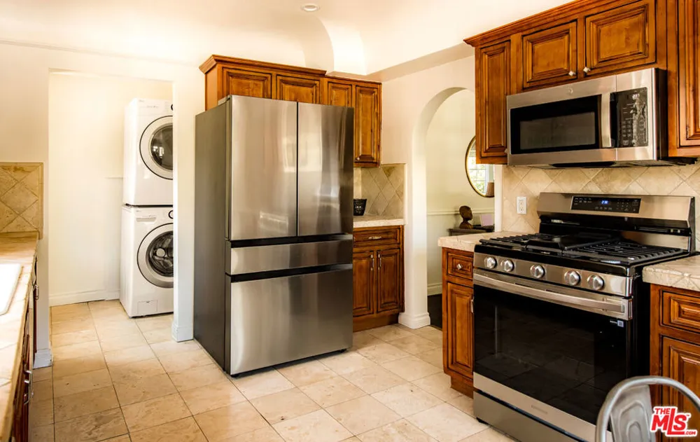 1865 Talmadge Street Los Angeles, CA 90027