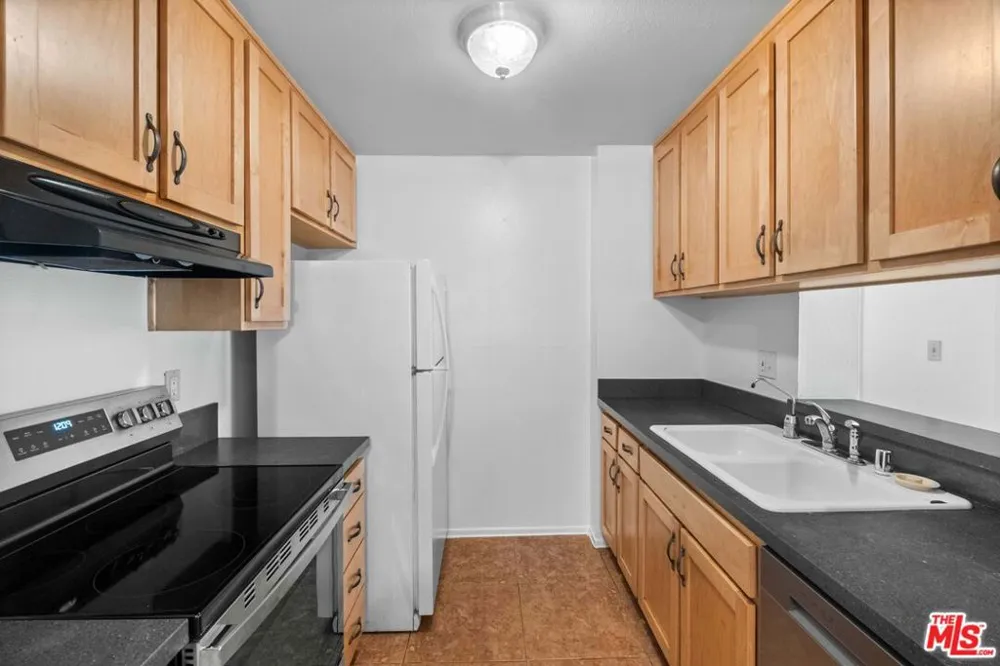 4900 Overland Avenue #183 Culver City, CA 90230