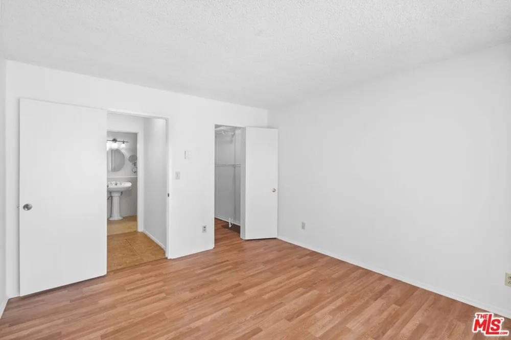 4900 Overland Avenue #183 Culver City, CA 90230
