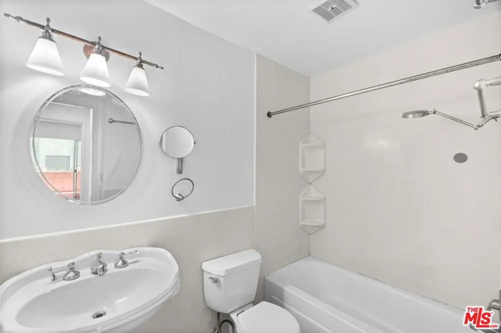 4900 Overland Avenue #183 Culver City, CA 90230