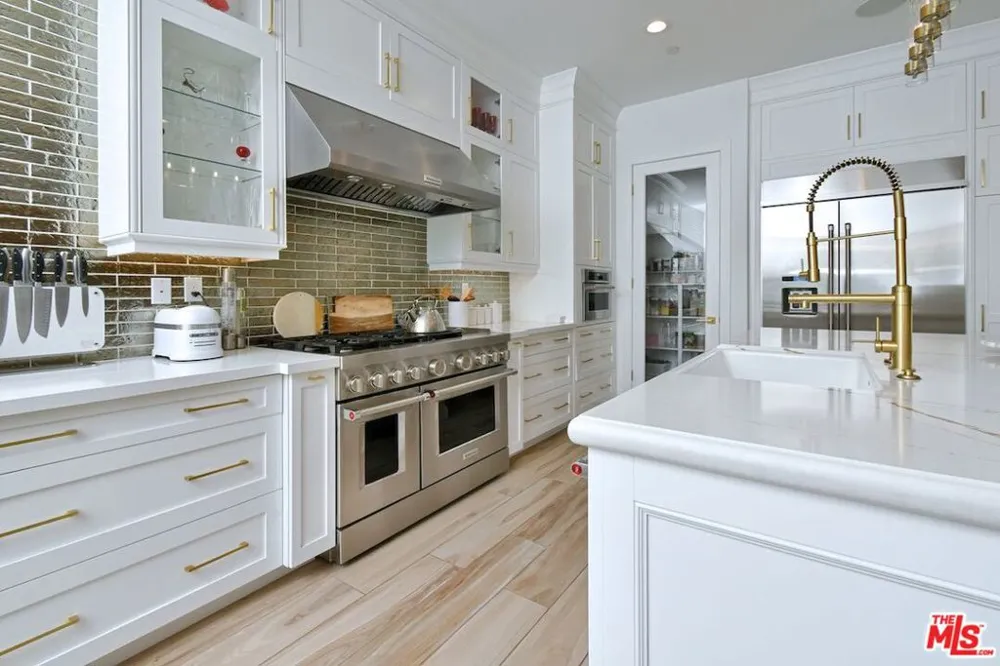 20779 W Liana Court Porter Ranch, CA 91326
