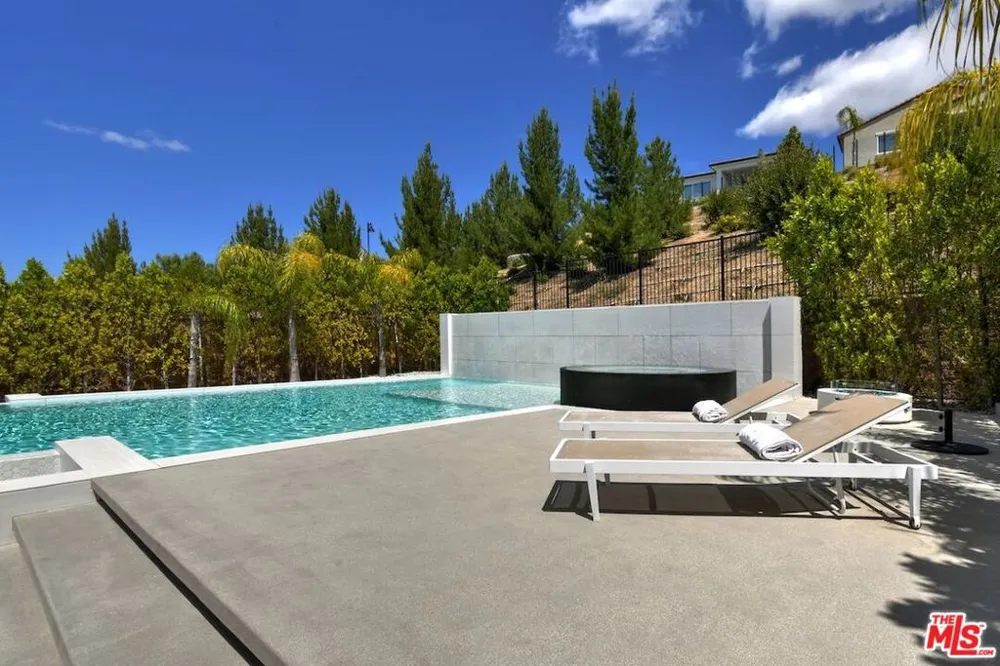 20779 W Liana Court Porter Ranch, CA 91326