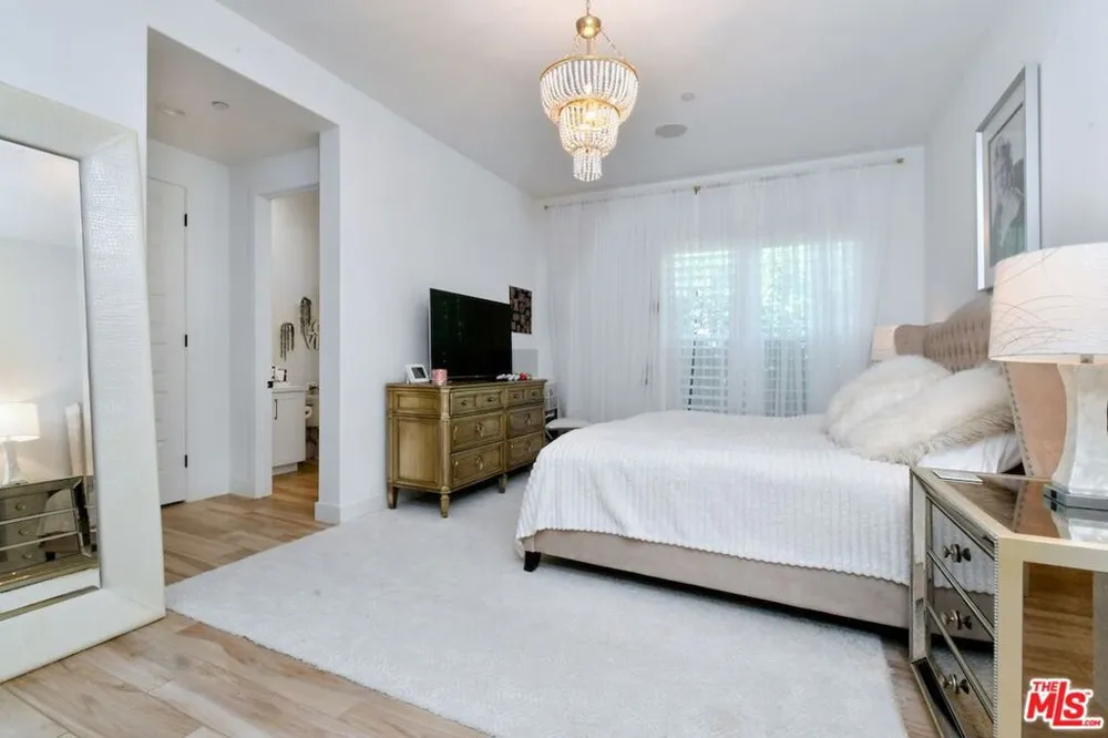 20779 W Liana Court Porter Ranch, CA 91326