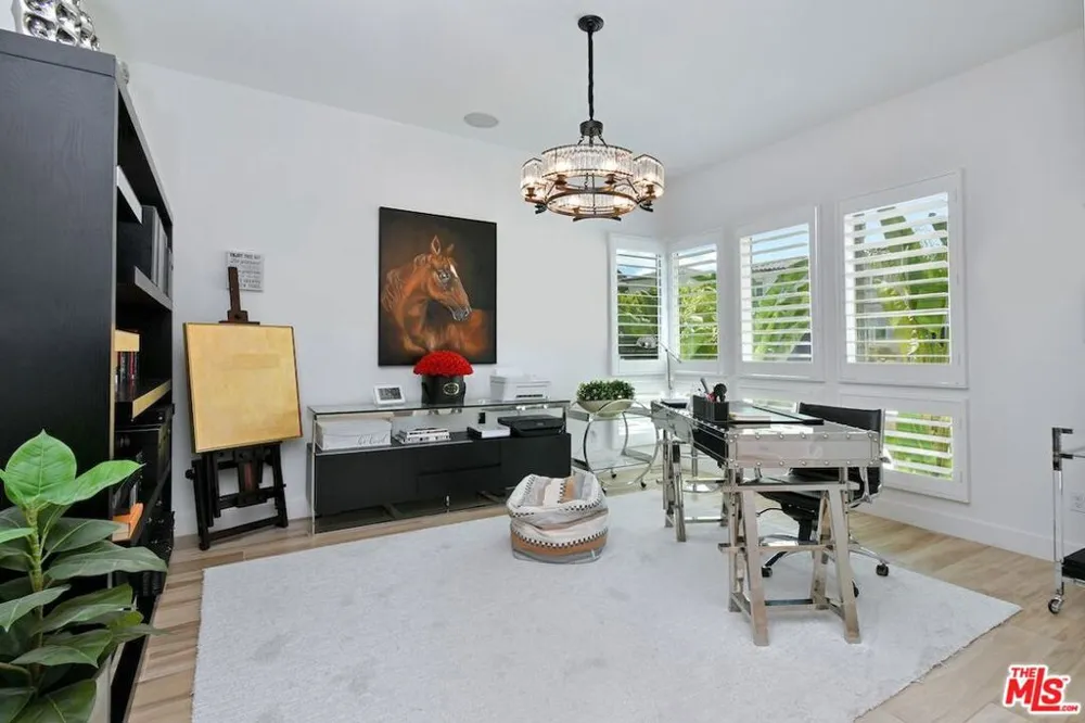20779 W Liana Court Porter Ranch, CA 91326