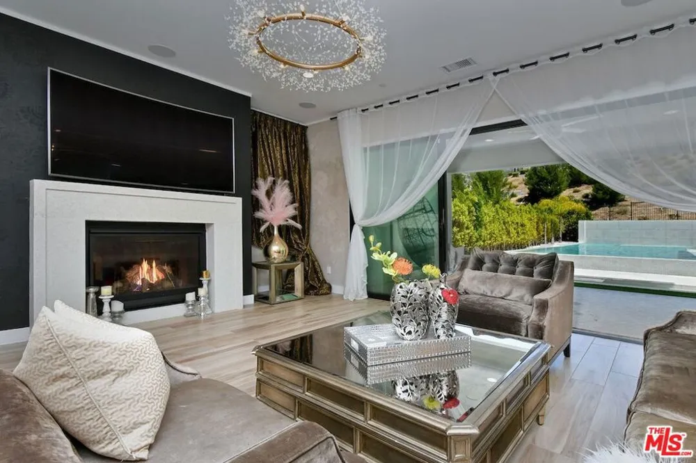 20779 W Liana Court Porter Ranch, CA 91326