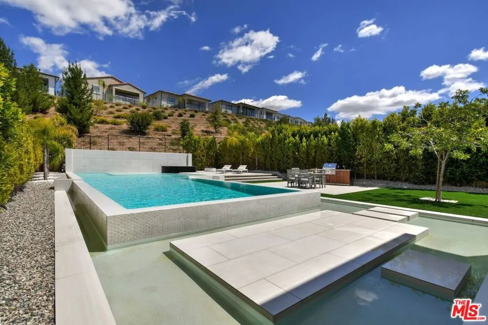 20779 W Liana Court Porter Ranch, CA 91326