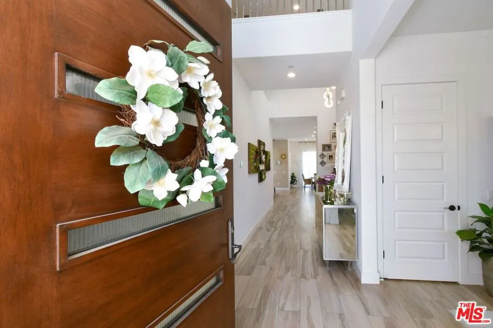 20779 W Liana Court Porter Ranch, CA 91326