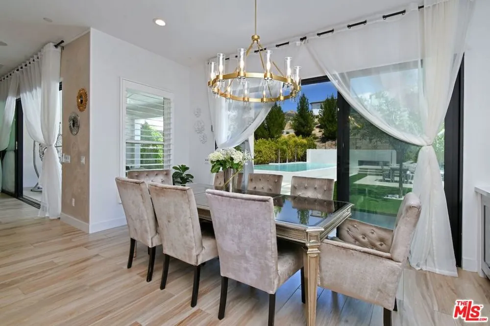 20779 W Liana Court Porter Ranch, CA 91326