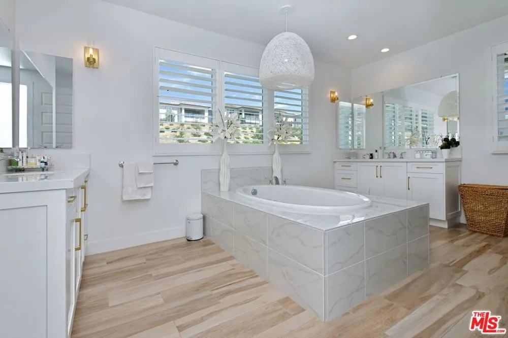 20779 W Liana Court Porter Ranch, CA 91326