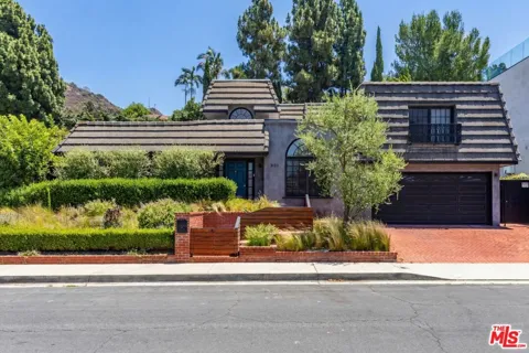 3122 Dona Susana Drive