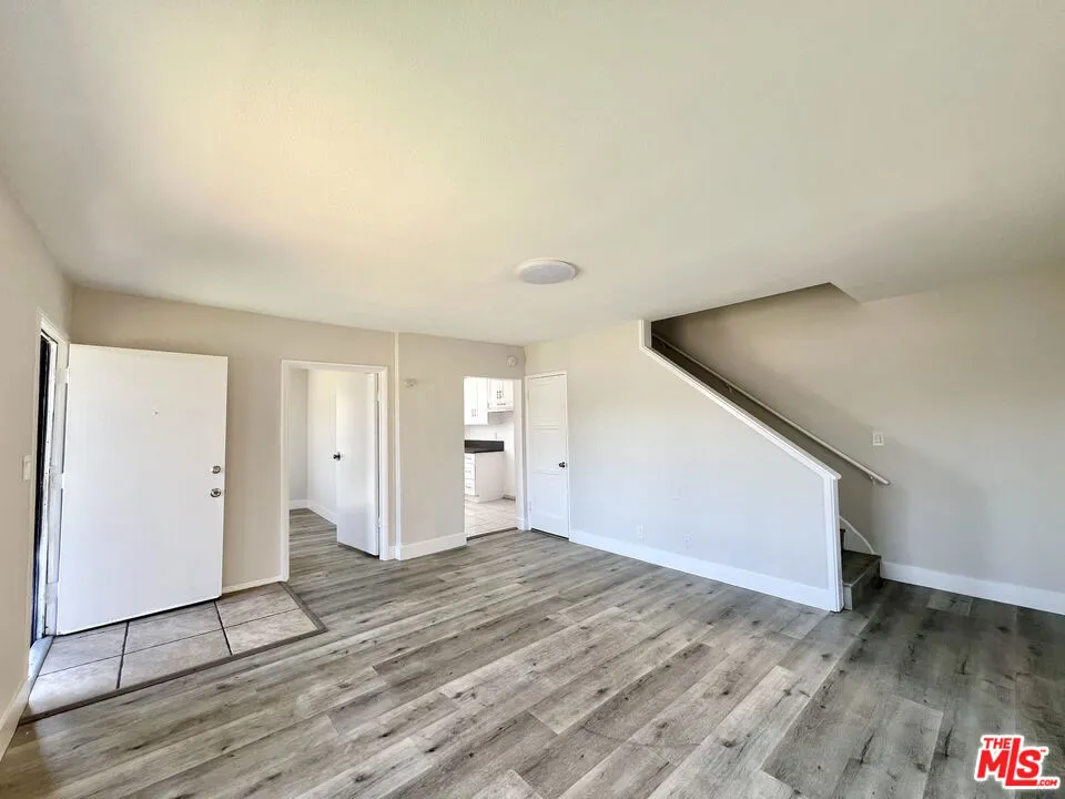 254 E Lanzit Avenue #1 Los Angeles, CA 90061