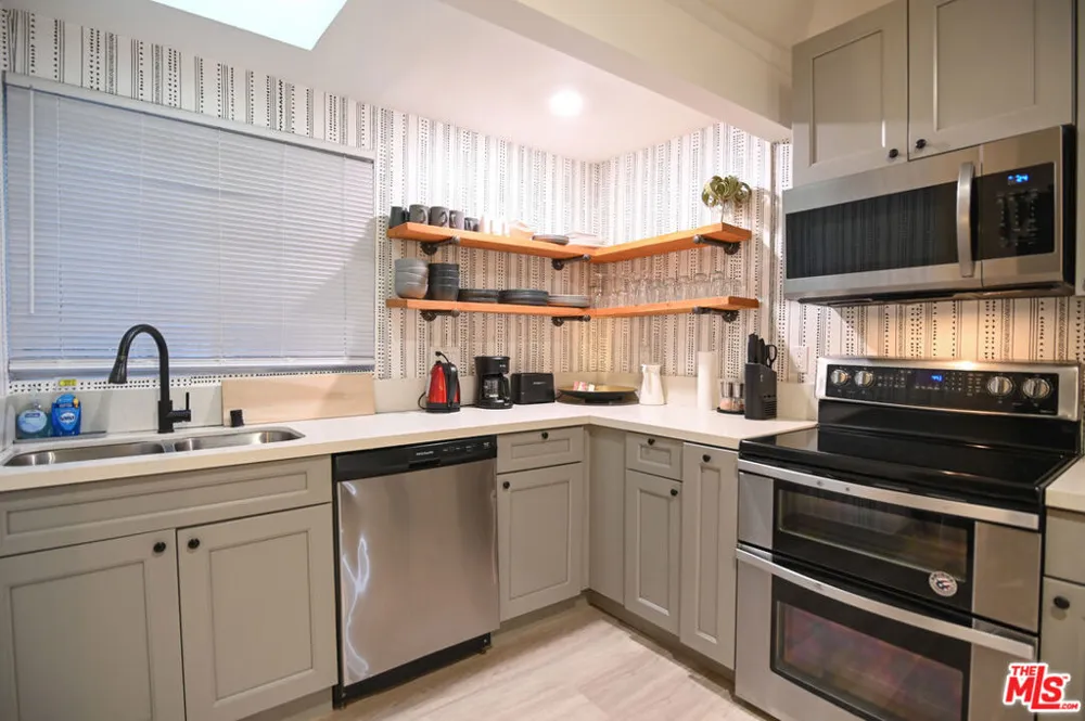 1019 Orange Grove Avenue West Hollywood, CA 90046